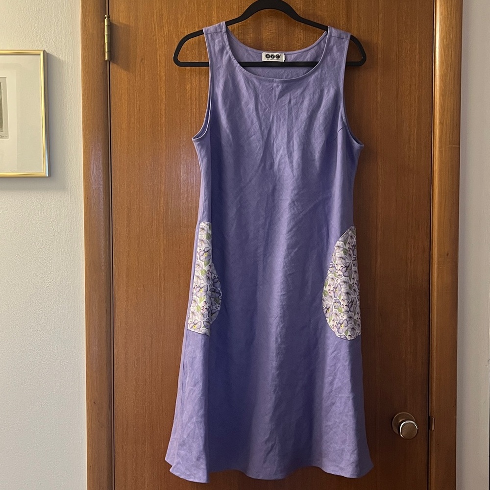 100% Linen Sundress of Pale Purple Lavender color with two Floral Pockets
